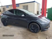 ✅ 2024 Tesla Model Y Long Range • VIN: 7SAYGAEE3RF039918 • Lot: 42245381. Wystawiony na IAAI z przebiegiem 23 888 mil. Bezpłatny archiwum sprzedaży aukcyjnych z USA i szczegółowy raport historii pojazdu na DreamBid. Zdjęcie 14.