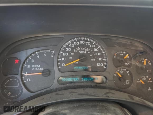 ✅ 2005 Chevrolet Silverado 2500HD LS • VIN: 1GCHK23U75F855712 • Lot: 84422595. Wystawiony na Copart z przebiegiem 100 385 mil. Bezpłatny archiwum sprzedaży aukcyjnych z USA i szczegółowy raport historii pojazdu na DreamBid. Zdjęcie 9.