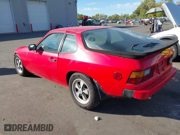 ✅ 1987 Porsche 924 • VIN: WP0AA092XHN452123 • Lot: 43422806. Wystawiony na IAAI z przebiegiem 51 923 mil. Bezpłatny archiwum sprzedaży aukcyjnych z USA i szczegółowy raport historii pojazdu na DreamBid. Zdjęcie 3.