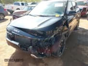 ✅ 2024 Kia Seltos EX • VIN: KNDER2AA2R7662777 • Lot: 43301448. Wystawiony na IAAI z przebiegiem 19 112 mil. Bezpłatny archiwum sprzedaży aukcyjnych z USA i szczegółowy raport historii pojazdu na DreamBid. Zdjęcie 6.