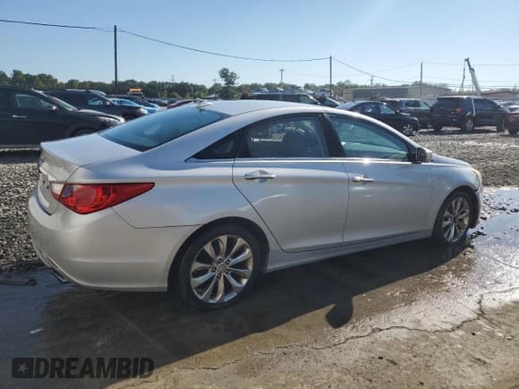 ✅ 2011 Hyundai Sonata SE • VIN: 5NPEC4AC3BH058350 • Lot: 70277914. Listed on Copart with 136,536 mi. Free auction sales archive from the USA and detailed vehicle history report at DreamBid. Image 3.