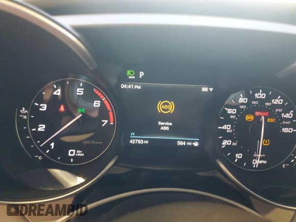 ✅ 2021 Alfa Romeo Giulia Ti Sport • VIN: ZARFANBN7M7644191 • Lot: 84884775. Listed on Copart with 42,793 mi. Free auction sales archive from the USA and detailed vehicle history report at DreamBid. Image 9.