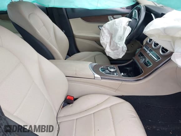 ✅ 2021 Mercedes-Benz C 300 • VIN: W1KWF8EB6MR648452 • Lot: 43049735. Wystawiony na IAAI z przebiegiem 49 656 mil. Bezpłatny archiwum sprzedaży aukcyjnych z USA i szczegółowy raport historii pojazdu na DreamBid. Zdjęcie 5.