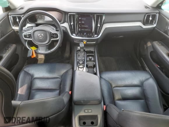 ✅ 2021 Volvo V60 • VIN: YV4102WK7M1068799 • Lot: 60121295. Wystawiony na Copart z przebiegiem 68 590 mil. Bezpłatny archiwum sprzedaży aukcyjnych z USA i szczegółowy raport historii pojazdu na DreamBid. Zdjęcie 8.