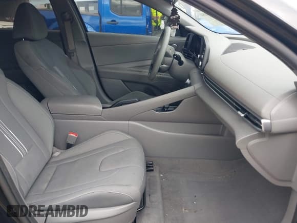 ✅ 2023 Hyundai Elantra SEL • VIN: KMHLM4AG8PU452121 • Лот: 43403084. Опубликован ранее на IAAI с пробегом 51 412 миль. Бесплатный доступ к архиву аукционных продаж из США и подробный отчёт об истории автомобиля на DreamBid. Изображение 5.