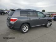 ✅ 2013 Toyota Highlander SE • VIN: 5TDZK3EH8DS133075 • Лот: 84646735. Опубликован ранее на Copart с пробегом 107 877 миль. Бесплатный доступ к архиву аукционных продаж из США и подробный отчёт об истории автомобиля на DreamBid. Изображение 3.