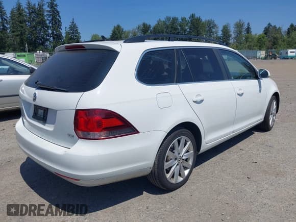 ✅ 2014 Volkswagen Jetta TDI w/Sunroof & Nav • VIN: 3VWPL7AJ2EM615172 • Lot: 42809695. Listed on IAAI with 116,599 mi. Free auction sales archive from the USA and detailed vehicle history report at DreamBid. Image 4.