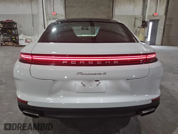 ✅ 2025 Porsche Panamera • VIN: WP0AA2YA8SL000551 • Lot: 86326675. Listed on Copart with 20,070 mi. Free auction sales archive from the USA and detailed vehicle history report at DreamBid. Image 6.