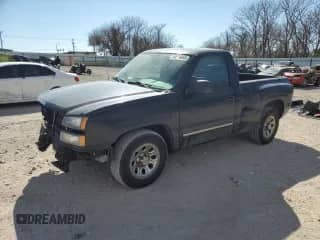 2005 Chevrolet Silverado 1500 с VIN 1GCEC14X85Z248851, выставлен на аукционе Copart как лот 46694045 с пробегом 106 649 миль миль и Списание • Salvage title. История ставок и продаж доступна на DreamBid. Изображение 1.