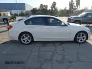 ✅ 2013 BMW 3 Series 328i xDrive • VIN: WBA3B5G54DNP40324 • Lot: 41702014. Wystawiony na IAAI z przebiegiem 126 932 mil. Bezpłatny archiwum sprzedaży aukcyjnych z USA i szczegółowy raport historii pojazdu na DreamBid. Zdjęcie 13.