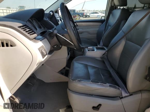 ✅ 2009 Volkswagen Routan SEL • VIN: 2V8HW54X59R601482 • Lot: 68299245. Listed on Copart with 179,564 mi. Free auction sales archive from the USA and detailed vehicle history report at DreamBid. Image 7.
