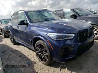 ✅ 2021 BMW X5 M • VIN: 5YMJU0C02M9E48899 • Lot: 62313822. Wystawiony na Copart z przebiegiem 18 708 mil. Bezpłatny archiwum sprzedaży aukcyjnych z USA i szczegółowy raport historii pojazdu na DreamBid. Zdjęcie 1.