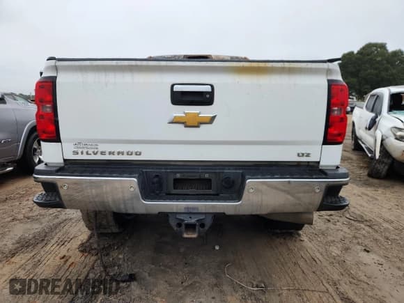 ✅ 2015 Chevrolet Silverado 2500HD LTZ • VIN: 1GC1KWE86FF102618 • Лот: 85766685. Опубликован ранее на Copart с пробегом Не указан. Бесплатный доступ к архиву аукционных продаж из США и подробный отчёт об истории автомобиля на DreamBid. Изображение 6.