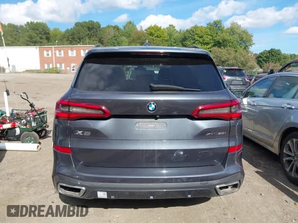 ✅ 2019 BMW X5 xDrive50i • VIN: 5UXJU2C50KLN65537 • Lot: 43079817. Wystawiony na IAAI z przebiegiem 73 780 mil. Bezpłatny archiwum sprzedaży aukcyjnych z USA i szczegółowy raport historii pojazdu na DreamBid. Zdjęcie 17.