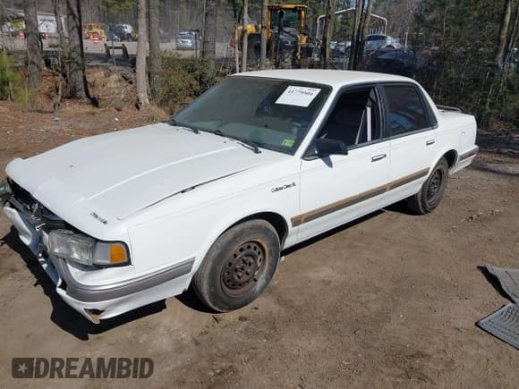 ✅ 1995 Oldsmobile Cutlass Ciera SL • VIN: 1G3AJ55M7S6414175 • Lot: 41779504. Wystawiony na IAAI z przebiegiem 75 657 mil. Bezpłatny archiwum sprzedaży aukcyjnych z USA i szczegółowy raport historii pojazdu na DreamBid. Zdjęcie 2.