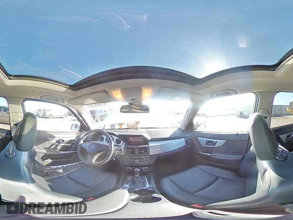 ✅ 2010 Mercedes-Benz GLK 350 • VIN: WDCGG8HB9AF261778 • Lot: 91460285. Listed on Copart with 83,474 mi. Free auction sales archive from the USA and detailed vehicle history report at DreamBid. Image 15.