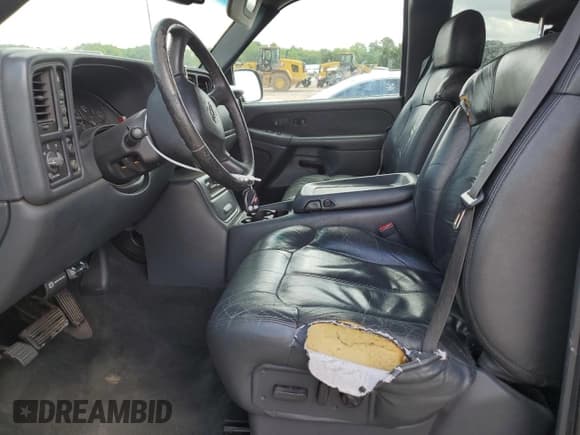 ✅ 2001 Chevrolet Silverado 2500HD LS • VIN: 1GCHK29U71E258941 • Лот: 56692395. Опубликован ранее на Copart с пробегом 189 133 миль. Бесплатный доступ к архиву аукционных продаж из США и подробный отчёт об истории автомобиля на DreamBid. Изображение 7.