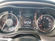 ✅ 2019 Dodge Challenger R/T • VIN: 2C3CDZBT4KH627817 • Lot: 45851824. Wystawiony na Copart z przebiegiem 68 799 mil. Bezpłatny archiwum sprzedaży aukcyjnych z USA i szczegółowy raport historii pojazdu na DreamBid. Zdjęcie 9.