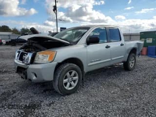 ✅ 2011 Nissan Titan SV • VIN: 1N6BA0EJ4BN310095 • Lot: 90828665. Wystawiony na Copart z przebiegiem 171 856 mil. Bezpłatny archiwum sprzedaży aukcyjnych z USA i szczegółowy raport historii pojazdu na DreamBid. Zdjęcie 1.