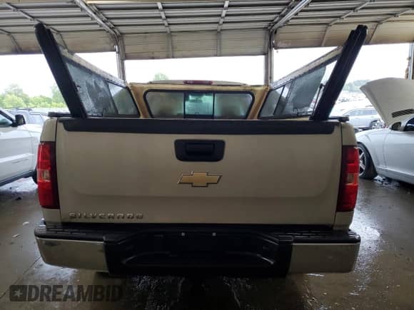2008 Chevrolet Silverado 1500 Work Truck с VIN 1GCEC19J58E150330, выставлен на аукционе Copart как лот 67073285 с пробегом 274 751 миль миль и Списание • Salvage title. История ставок и продаж доступна на DreamBid. Изображение 6.