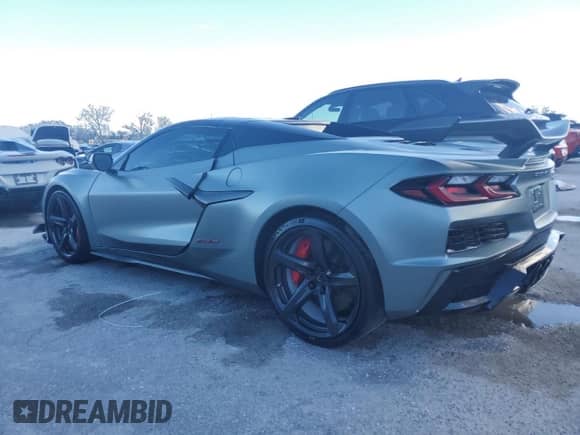 2023 Chevrolet Corvette 3LZ с VIN 1G1YF3D32P5601603, выставлен на аукционе Copart как лот 75655374 с пробегом 1 125 миль миль и На запчасти • Non repairable. История ставок и продаж доступна на DreamBid. Изображение 2.
