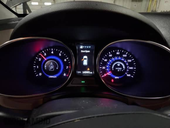 2016 Hyundai Santa Fe Limited z VIN KM8SRDHF9GU141064, wystawiony jako Copart lot #90247635 z przebiegiem 142 441 mil mil oraz Czysty tytuł • Clean title. Historia ofert i sprzedaży dostępna na DreamBid. Obrazek 9.