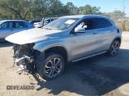 ✅ 2015 Mercedes-Benz GLA 250 • VIN: WDCTG4GB9FJ089913 • Lot: 43705223. Wystawiony na IAAI z przebiegiem 106 670 mil. Bezpłatny archiwum sprzedaży aukcyjnych z USA i szczegółowy raport historii pojazdu na DreamBid. Zdjęcie 2.