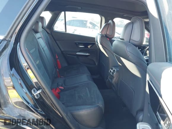 ✅ 2024 Mercedes-Benz GLC 43 AMG • VIN: W1NKM8HB3RF134621 • Lot: 43487257. Wystawiony na IAAI z przebiegiem 10 229 mil. Bezpłatny archiwum sprzedaży aukcyjnych z USA i szczegółowy raport historii pojazdu na DreamBid. Zdjęcie 8.