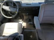 ✅ 1990 Volkswagen Vanagon GL • VIN: WV2ZB0255LH034422 • Lot: 52680985. Listed on Copart with 204,083 mi. Free auction sales archive from the USA and detailed vehicle history report at DreamBid. Image 8.