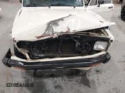 ✅ 1983 Mazda B-Series • VIN: JM2UC1213D0738249 • Lot: 41559333. Wystawiony na IAAI z przebiegiem 145 596 mil. Bezpłatny archiwum sprzedaży aukcyjnych z USA i szczegółowy raport historii pojazdu na DreamBid. Zdjęcie 6.