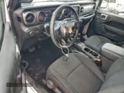 ✅ 2022 Jeep Wrangler Sport S • VIN: 1C4GJXAN1NW182066 • Lot: 93275935. Wystawiony na Copart z przebiegiem 41 233 mil. Bezpłatny archiwum sprzedaży aukcyjnych z USA i szczegółowy raport historii pojazdu na DreamBid. Zdjęcie 8.