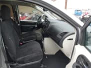 ✅ 2013 Dodge Grand Caravan SE • VIN: 2C4RDGBG9DR660371 • Lot: 43552841. Wystawiony na IAAI z przebiegiem 152 798 mil. Bezpłatny archiwum sprzedaży aukcyjnych z USA i szczegółowy raport historii pojazdu na DreamBid. Zdjęcie 5.