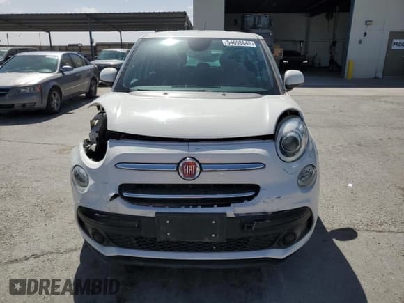 ✅ 2018 FIAT 500L Pop • VIN: ZFBCFAAH1JZ041565 • Lot: 54698845. Listed on Copart with 29,240 mi. Free auction sales archive from the USA and detailed vehicle history report at DreamBid. Image 5.