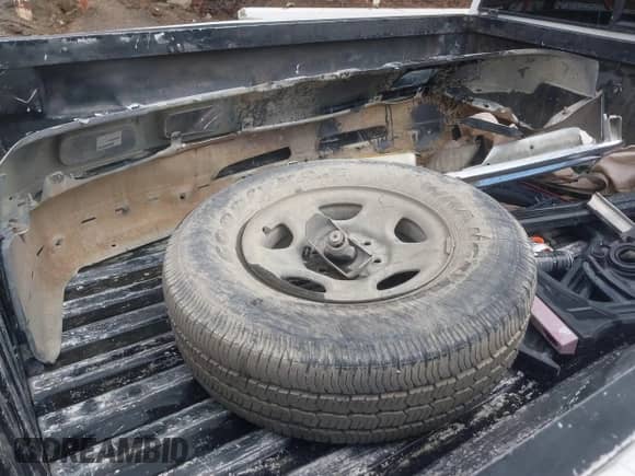 2004 Chevrolet Silverado 1500 with VIN 1GCEK19T14E108929, listed as a IAAI auction lot 41554679 with 225,282 mi miles and . Bid and sale history available at DreamBid. Image 12.