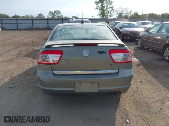 ✅ 2008 Mercury Milan • VIN: 3MEHM07Z98R666666 • Lot: 43454882. Listed on IAAI with 130,260 mi. Free auction sales archive from the USA and detailed vehicle history report at DreamBid. Image 16.