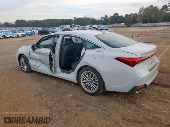 ✅ 2022 Toyota Avalon Limited • VIN: 4T1DZ1FB3NU083425 • Лот: 92040755. Опубликован ранее на Copart с пробегом 60 281 миль. Бесплатный доступ к архиву аукционных продаж из США и подробный отчёт об истории автомобиля на DreamBid. Изображение 2.