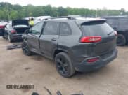 ✅ 2017 Jeep Cherokee Limited • VIN: 1C4PJMDB0HW657209 • Lot: 42753860. Wystawiony na IAAI z przebiegiem 92 797 mil. Bezpłatny archiwum sprzedaży aukcyjnych z USA i szczegółowy raport historii pojazdu na DreamBid. Zdjęcie 3.