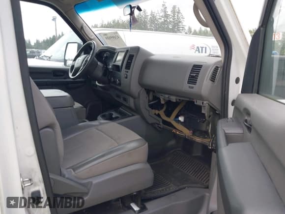 ✅ 2019 Nissan NV Cargo SL • VIN: 1N6AF0KY6KN807177 • Lot: 42495939. Wystawiony na IAAI z przebiegiem 230 210 mil. Bezpłatny archiwum sprzedaży aukcyjnych z USA i szczegółowy raport historii pojazdu na DreamBid. Zdjęcie 5.