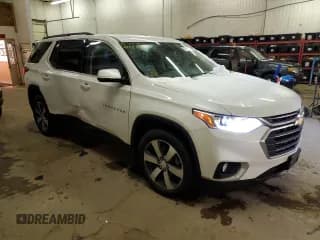 ✅ 2019 Chevrolet Traverse LT • VIN: 1GNEVHKW7KJ194070 • Lot: 82899193. Wystawiony na Copart z przebiegiem 93 469 mil. Bezpłatny archiwum sprzedaży aukcyjnych z USA i szczegółowy raport historii pojazdu na DreamBid. Zdjęcie 4.