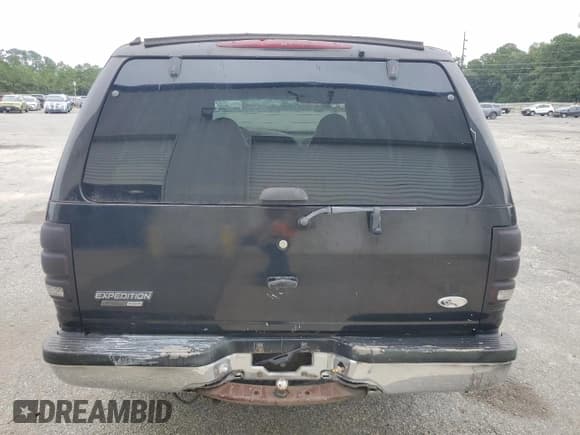 ✅ 2002 Ford Expedition Eddie Bauer • VIN: 1FMRU17W42LA29588 • Lot: 70666755. Wystawiony na Copart z przebiegiem Nie podano. Bezpłatny archiwum sprzedaży aukcyjnych z USA i szczegółowy raport historii pojazdu na DreamBid. Zdjęcie 6.