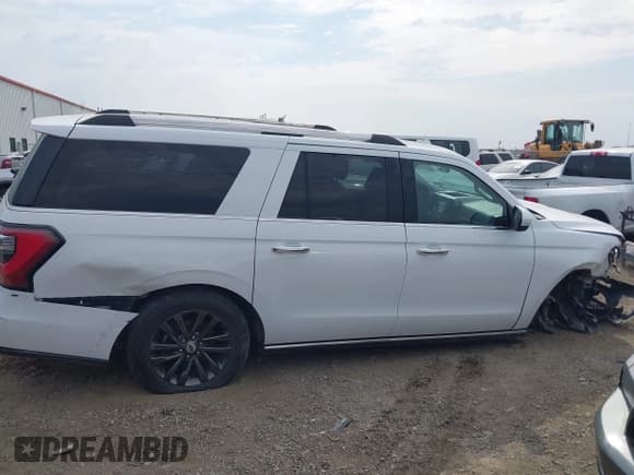 ✅ 2021 Ford Expedition Max Limited • VIN: 1FMJK1KT8MEA18505 • Lot: 42272969. Listed on IAAI with 88,897 mi. Free auction sales archive from the USA and detailed vehicle history report at DreamBid. Image 14.