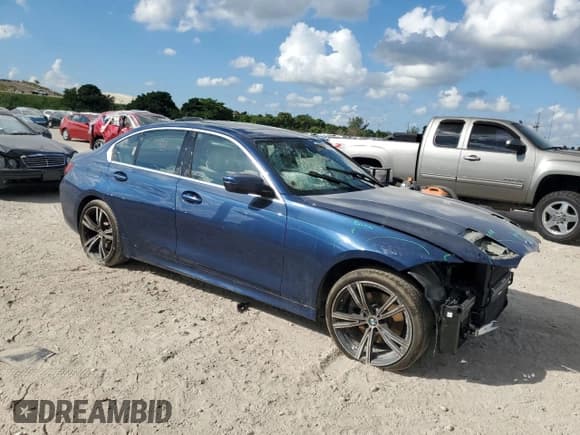 ✅ 2024 BMW 3 Series 330i • VIN: 3MW69FF00R8E42206 • Lot: 87426235. Listed on Copart with 31,445 mi. Free auction sales archive from the USA and detailed vehicle history report at DreamBid. Image 4.