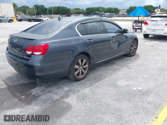 ✅ 2010 Lexus GS 350 • VIN: JTHCE1KS8A0026011 • Lot: 43197627. Wystawiony na IAAI z przebiegiem 231 379 mil. Bezpłatny archiwum sprzedaży aukcyjnych z USA i szczegółowy raport historii pojazdu na DreamBid. Zdjęcie 4.