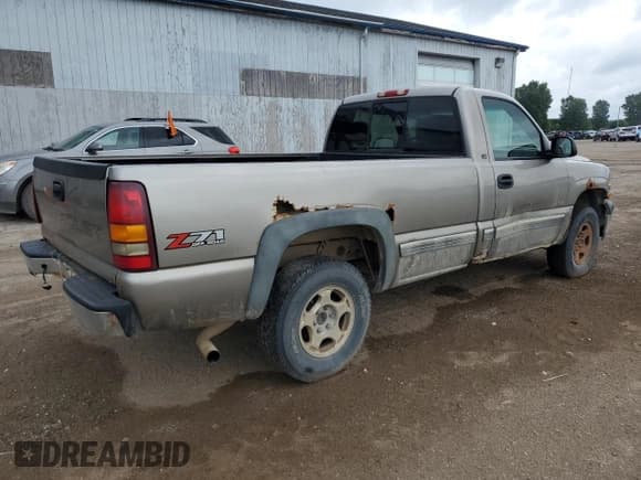 ✅ 2002 Chevrolet Silverado 1500 • VIN: 1GCEK14V62Z319851 • Лот: 65956355. Опубликован ранее на Copart с пробегом 245 112 миль. Бесплатный доступ к архиву аукционных продаж из США и подробный отчёт об истории автомобиля на DreamBid. Изображение 3.