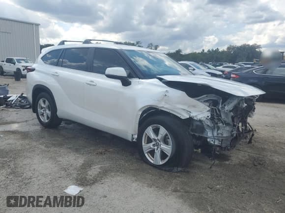 ✅ 2024 Toyota Highlander LE • VIN: 5TDKDRAH3RS540331 • Lot: 83783315. Wystawiony na Copart z przebiegiem 14 365 mil. Bezpłatny archiwum sprzedaży aukcyjnych z USA i szczegółowy raport historii pojazdu na DreamBid. Zdjęcie 4.