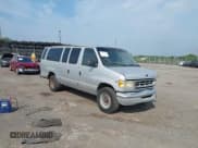 ✅ 2002 Ford Econoline Passenger XL • VIN: 1FBSS31L22HB33221 • Лот: 42613580. Опубликован ранее на IAAI с пробегом 196 057 миль. Бесплатный доступ к архиву аукционных продаж из США и подробный отчёт об истории автомобиля на DreamBid. Изображение 1.