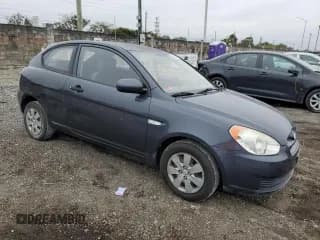 ✅ 2010 Hyundai Accent GS • VIN: KMHCM3AC9AU158161 • Лот: 89408745. Опубликован ранее на Copart с пробегом 64 509 миль. Бесплатный доступ к архиву аукционных продаж из США и подробный отчёт об истории автомобиля на DreamBid. Изображение 4.