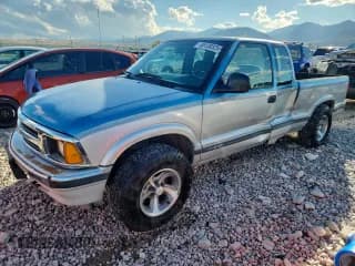 ✅ 1995 Chevrolet S-10 • VIN: 1GCCT19Z3S8127423 • Lot: 85138325. Wystawiony na Copart z przebiegiem 134 903 mil. Bezpłatny archiwum sprzedaży aukcyjnych z USA i szczegółowy raport historii pojazdu na DreamBid. Zdjęcie 1.