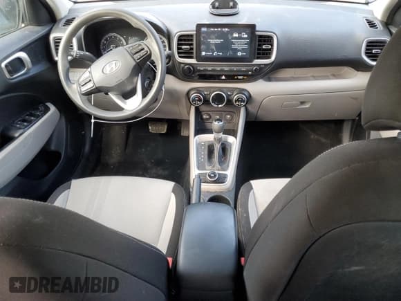 ✅ 2020 Hyundai Venue SEL • VIN: KMHRC8A31LU038724 • Lot: 42603185. Wystawiony na Copart z przebiegiem 124 385 mil. Bezpłatny archiwum sprzedaży aukcyjnych z USA i szczegółowy raport historii pojazdu na DreamBid. Zdjęcie 8.