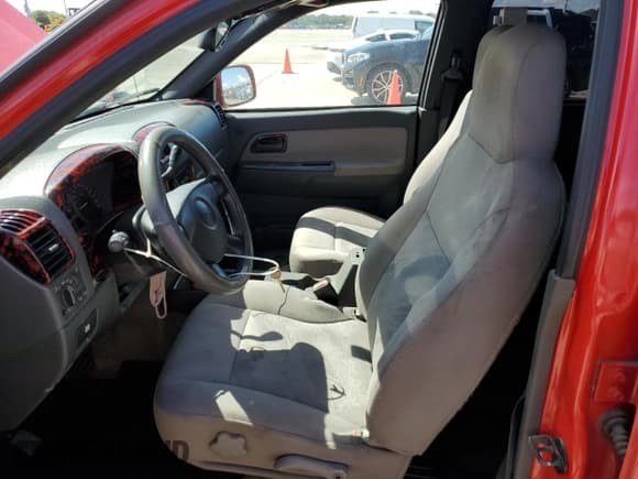 ✅ 2004 Chevrolet Colorado 1SB LS Z85 • VIN: 1GCCS136048186255 • Лот: 73871784. Опубликован ранее на Copart с пробегом 189 502 миль. Бесплатный доступ к архиву аукционных продаж из США и подробный отчёт об истории автомобиля на DreamBid. Изображение 7.